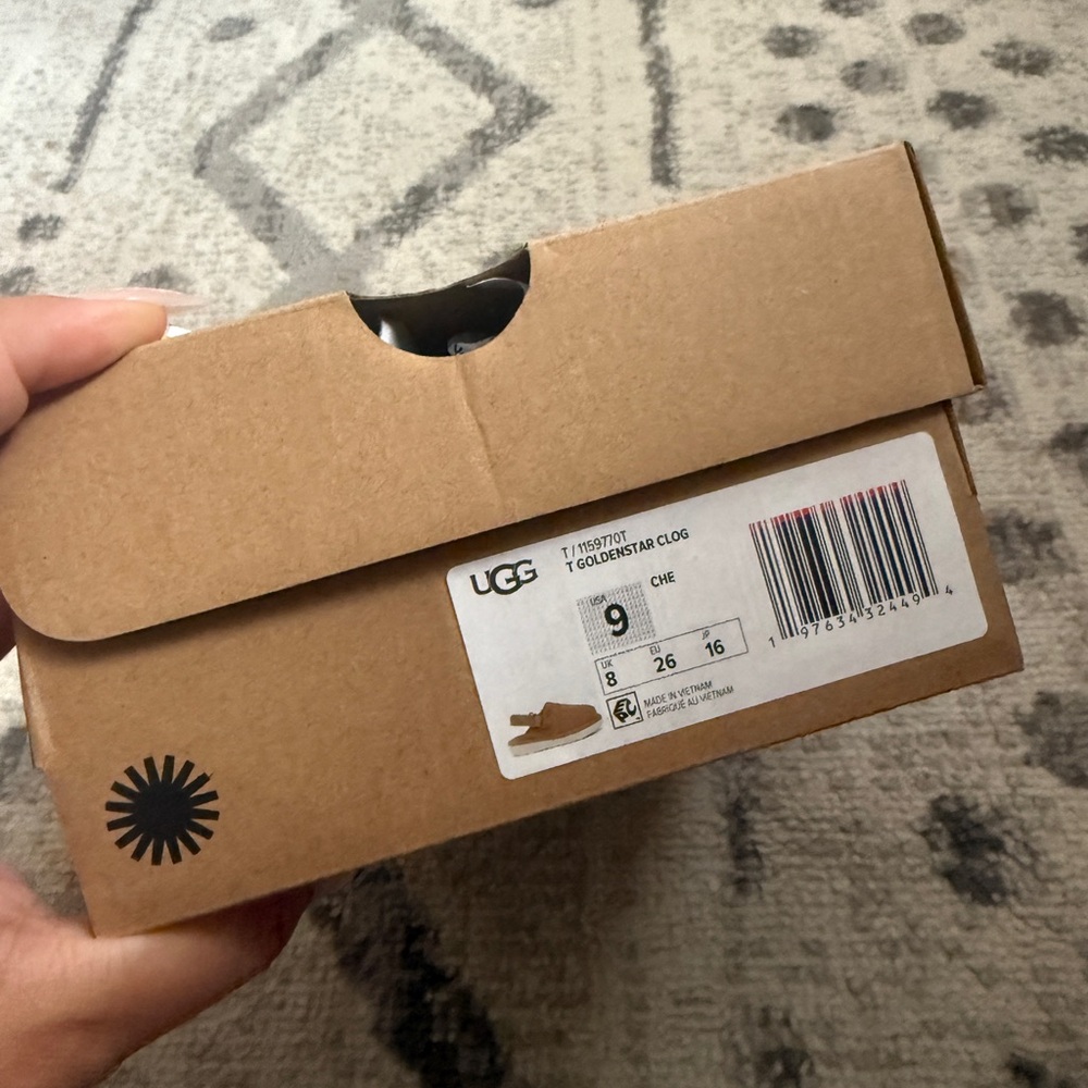 UGG Goldenstar Clog in Brown